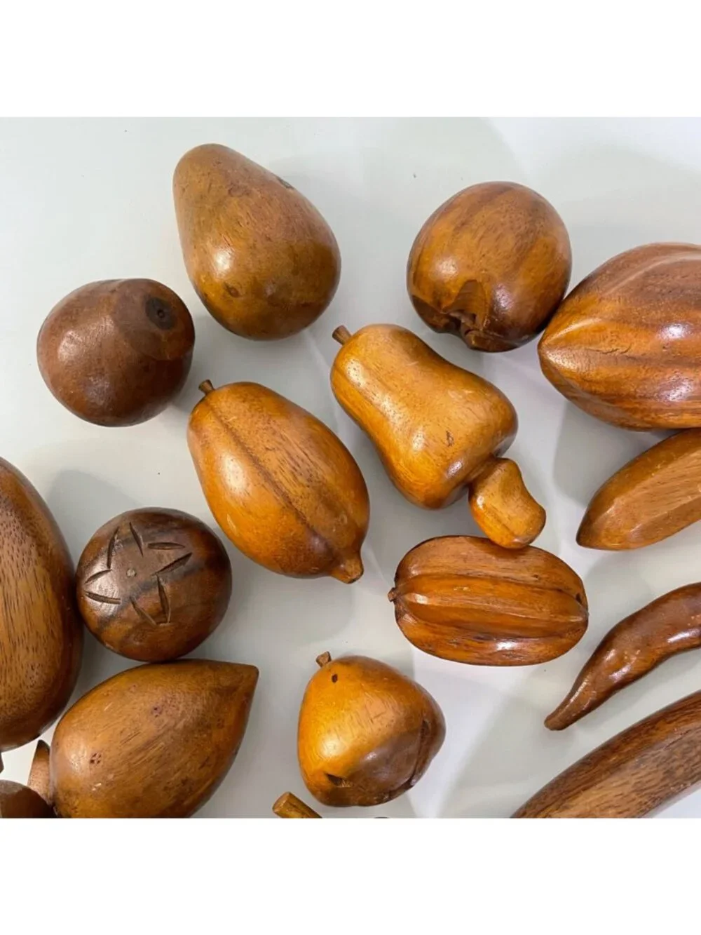 Vintage Wood Fruit MCM 15 Pieces Pineapple Mango Grapes Banana Apple Pear etc